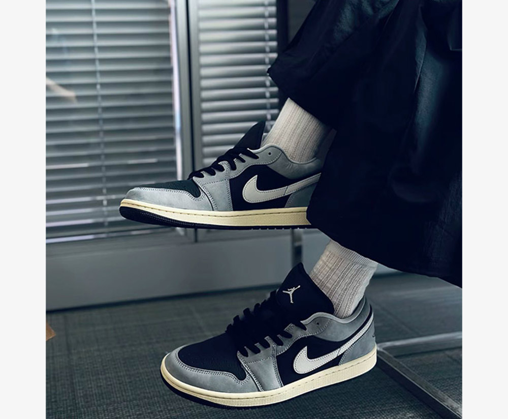 Nike Air Jordan 1 Low 'Light Smoke Grey' HQ2010-012