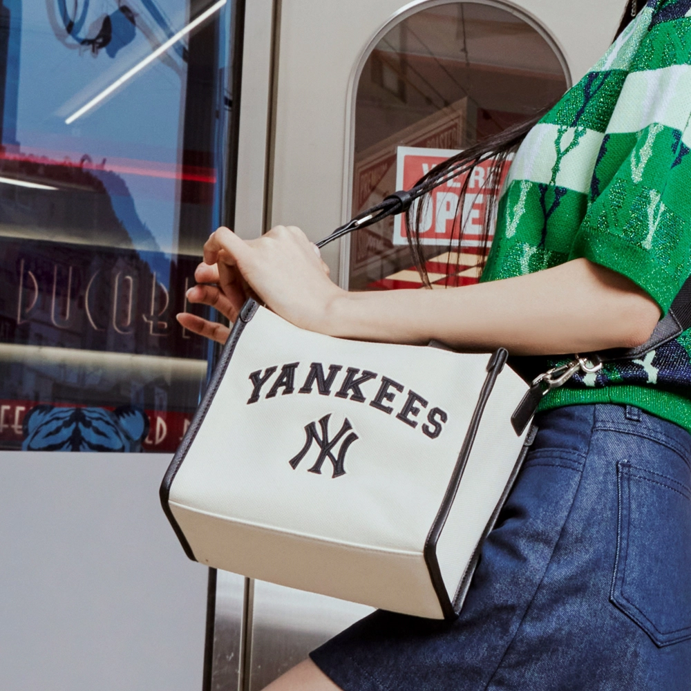 MLB Korea - Basic Big Logo Canvas Small Tote Bag 43BRD - Boston Red Sox