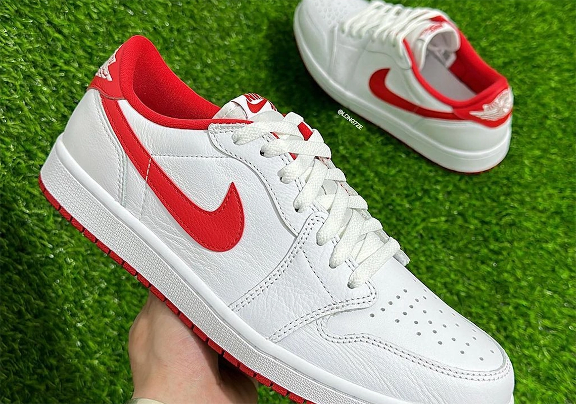 Cái nhìn đầu tiên về Air Jordan 1 Low OG “White/University Red”