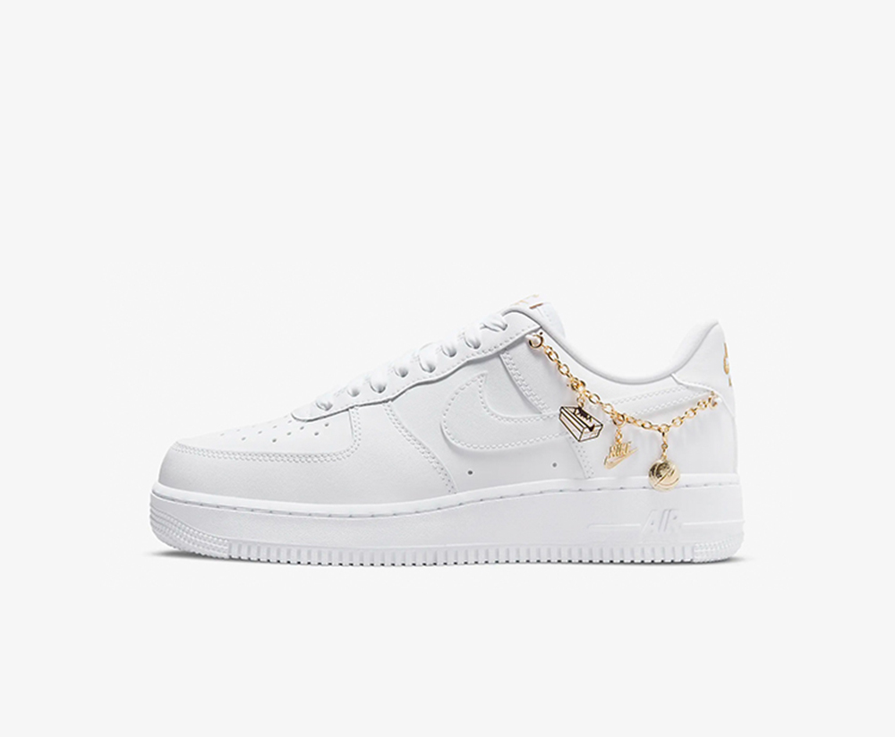 Nike Wmns Air Force 1 Low '07 LX 'Lucky Charms' DD1525-100